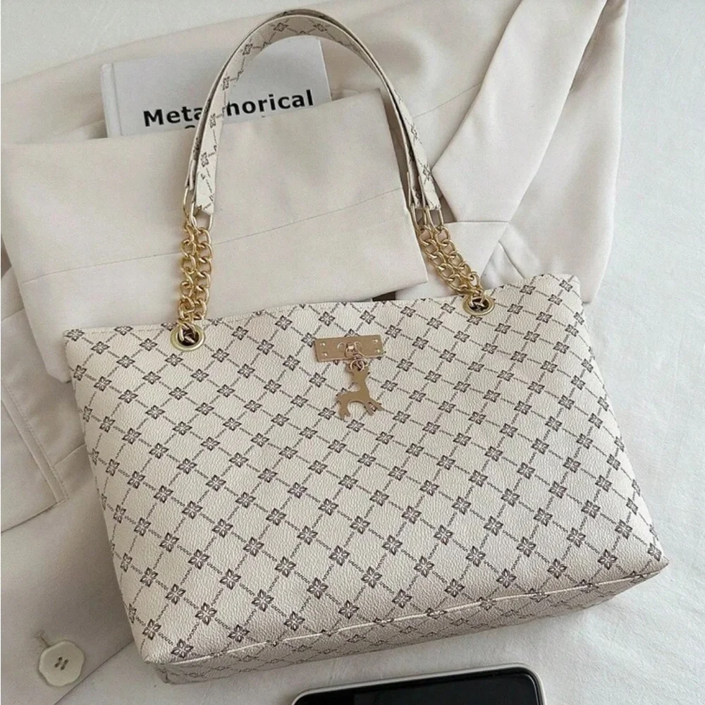 ⚠️Clearance Patterned Chain Shoulder Tote Bag Elegant Cream Designer Gold Accent - Picture 8 of 9